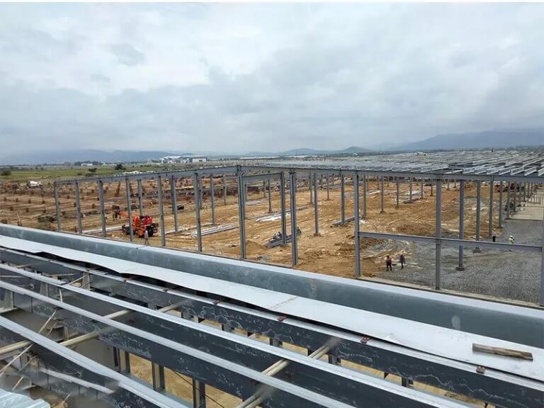 Chantier de construction métallique en hauteur